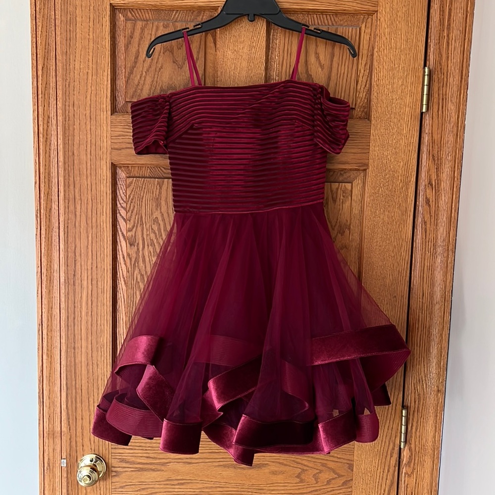 Maroon La Femme Homecoming Dress (size 6)